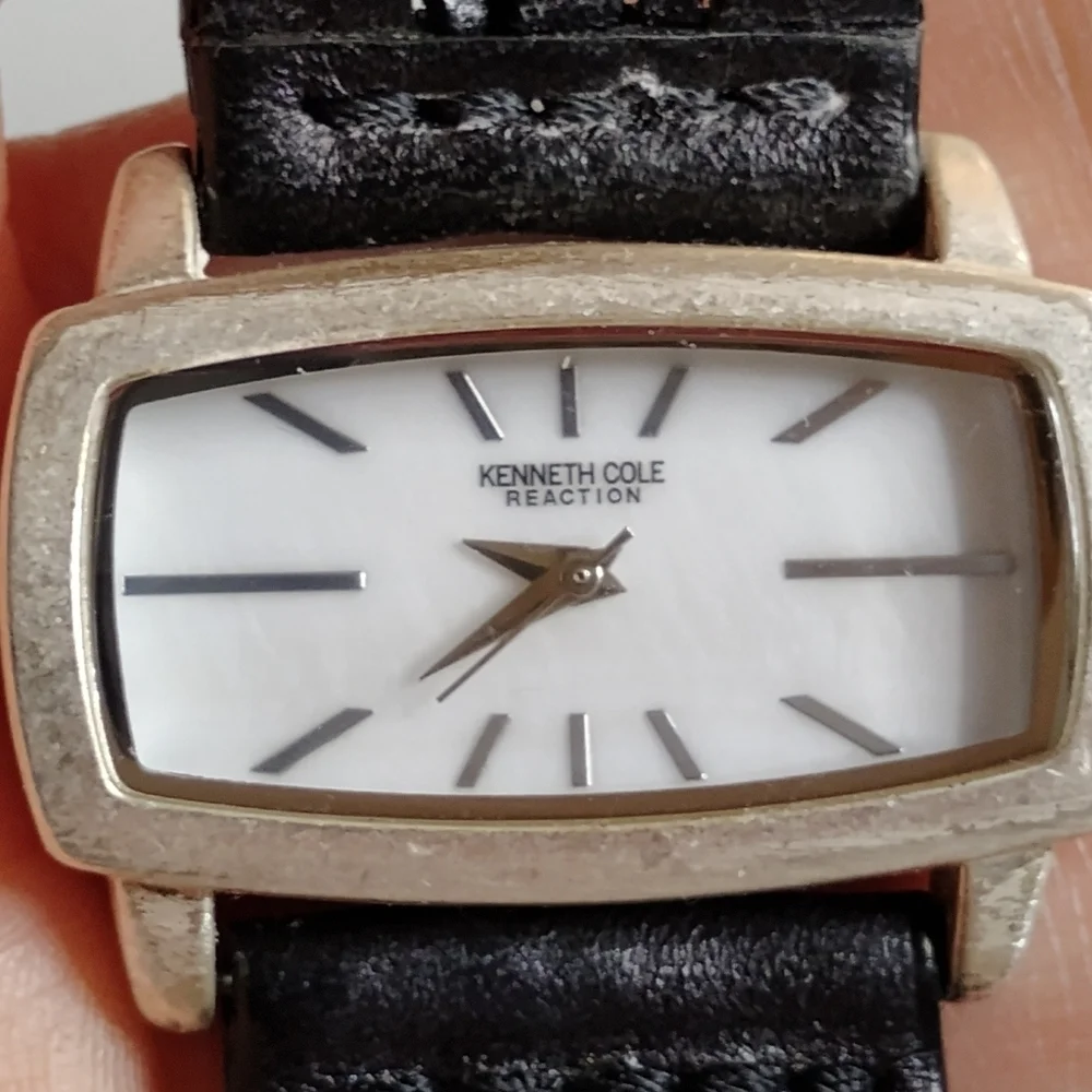 Kenneth Cole Reaction Womens Black Leather and Stainless‎ Steel Band Watch